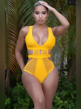 Fashion Nova - One-Piece Swimsuit